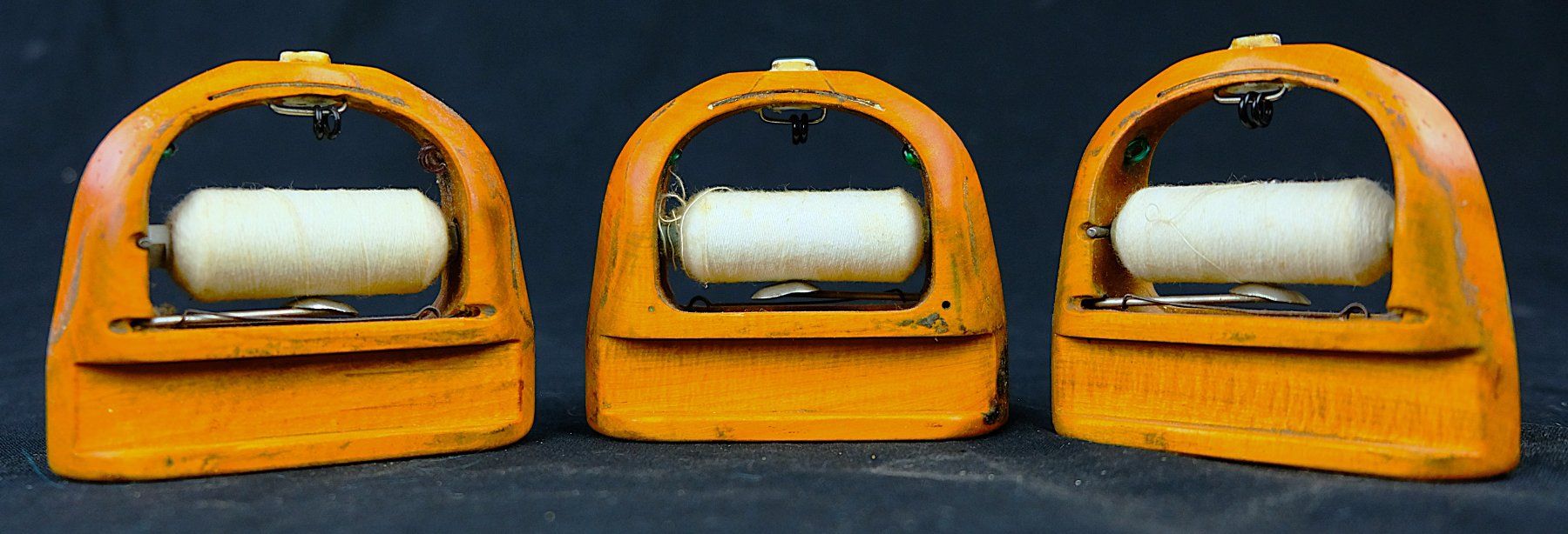 Tutti gli attrezzi: Historische Webschiffchen und Spulen – Usato da Volketswil venduto da brockipfannenstil 8