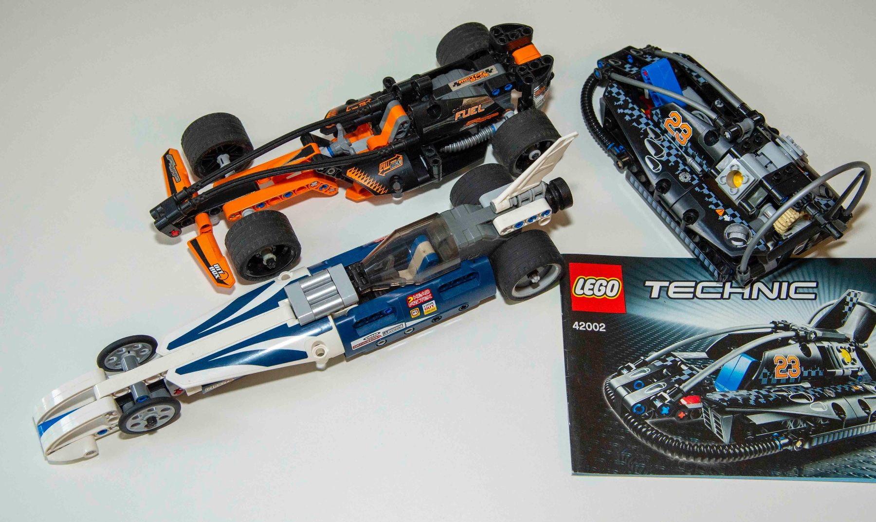 Lego Spielzeuge: Lego Technik: zwei Autos, ein Luftkissenboot – Gebraucht aus Schwerzenbach von floridan