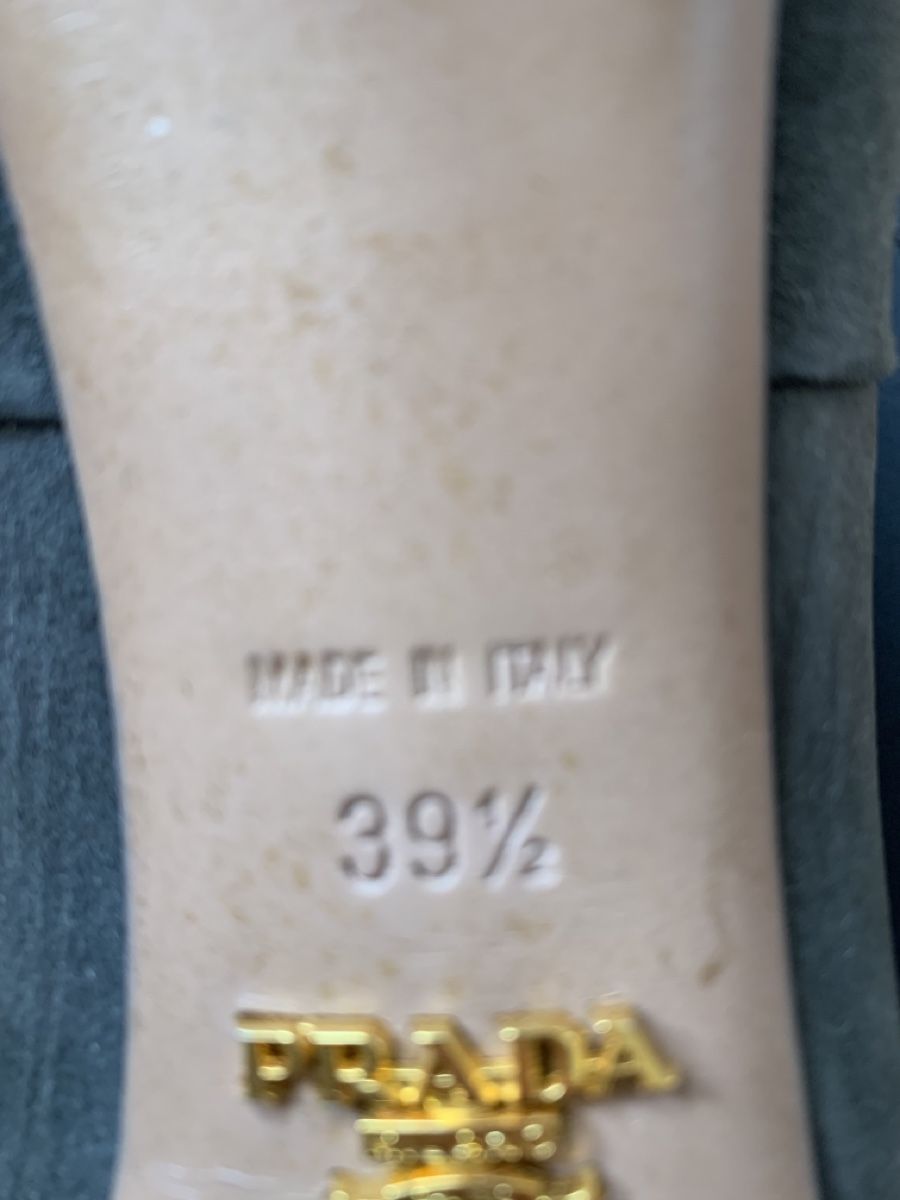 Prada Chaussures femmes: PRADA women’s boots size 39.5 – D'occasion à La Croix de Rozon par chr_f5wy 8