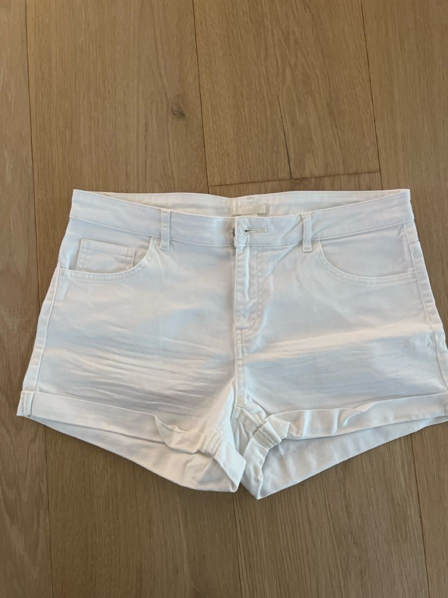 Lotti di vestiti: Drei Damen Shorts – Usato da Rorschach venduto da zlatokosa85 3