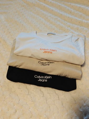 3 t-shirts Calvin Klein xs/s