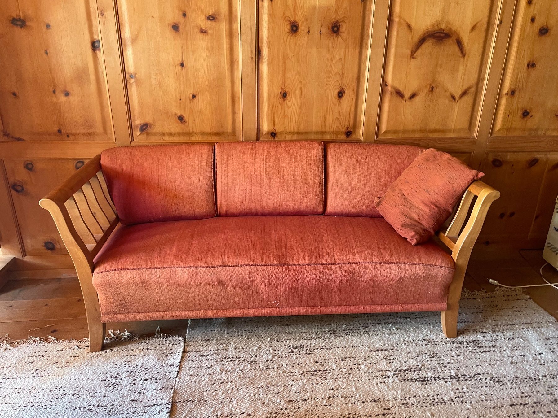 Sofas: Biedermeiersofa Nussbaum – Defekt aus Rütihof von Bemawe