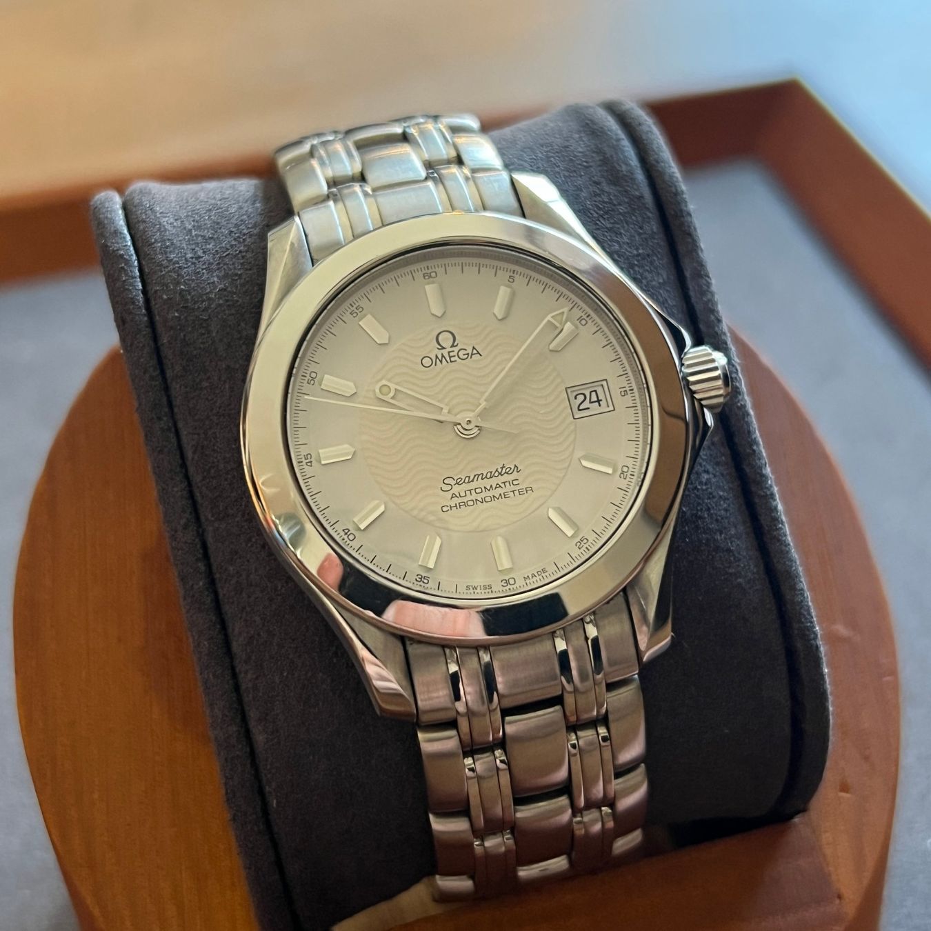 Omega Uhren: Omega Seamaster Automatic Date 2501.21 – Gebraucht aus Carouge GE von Watchaser 1