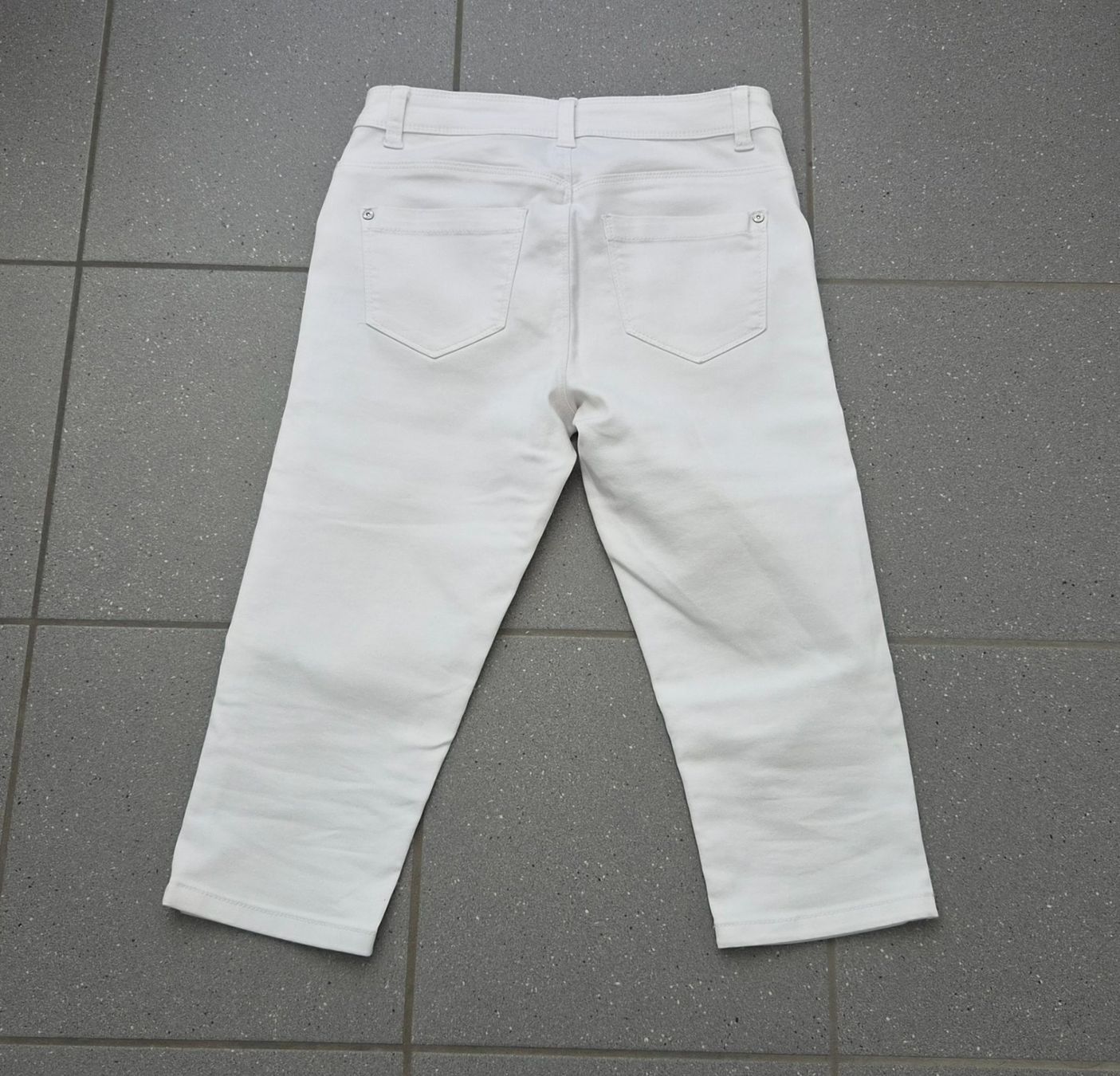 Only Jeans: Only Capri Hose weiss - Gr. M – Nuovo (secondo la descrizione) da Kollbrunn venduto da Bobibau 2