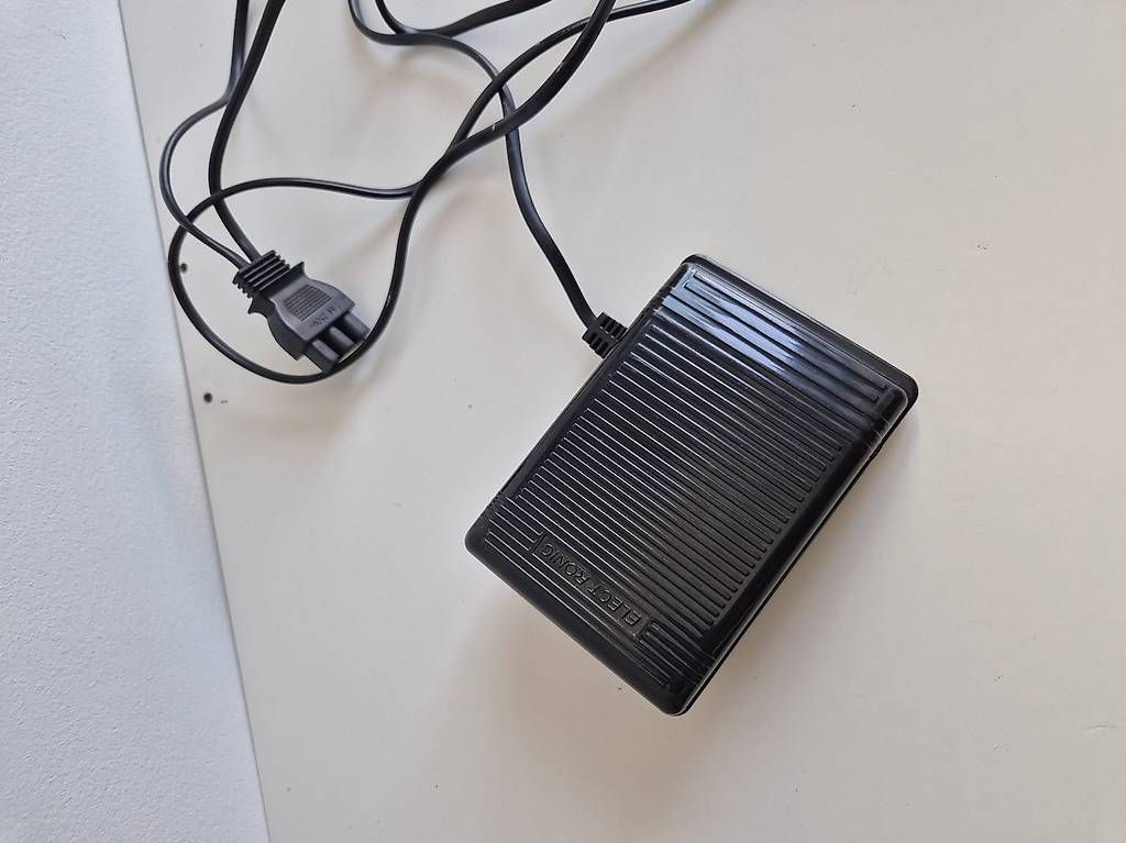 Machines à coudre: Machine à coudre – D'occasion à Genève par Thefirstseller 4