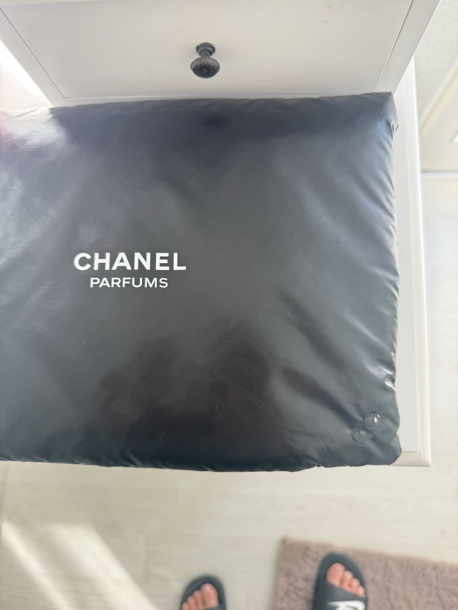 Chanel Kosmetikkoffer: Chanel Pouch / Clutch – Gebraucht aus Winterthur von Skerk18 1