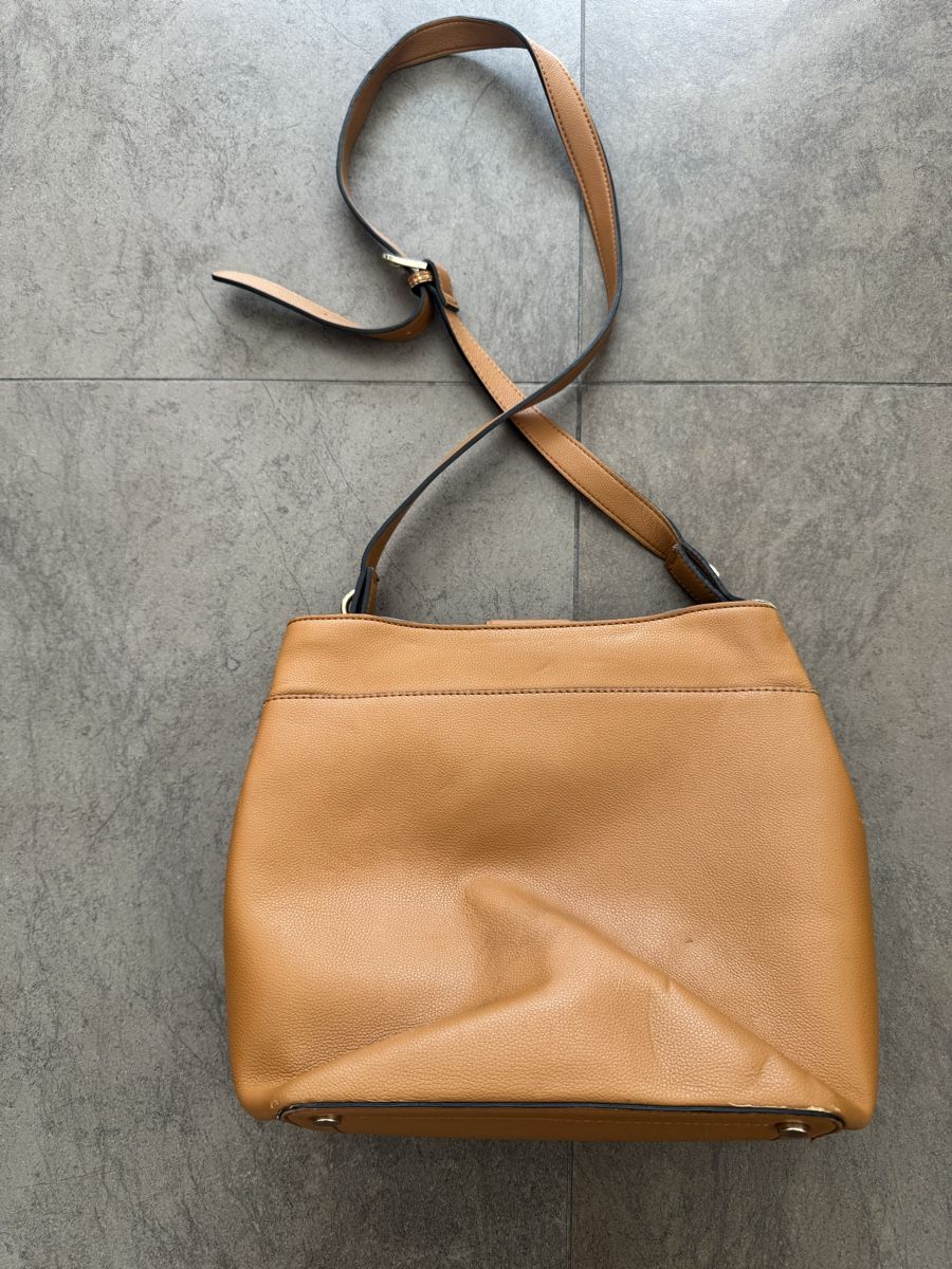 Trussardi Sacs femmes: 6 sacs à main  – D'occasion à Corpataux par seniz 3