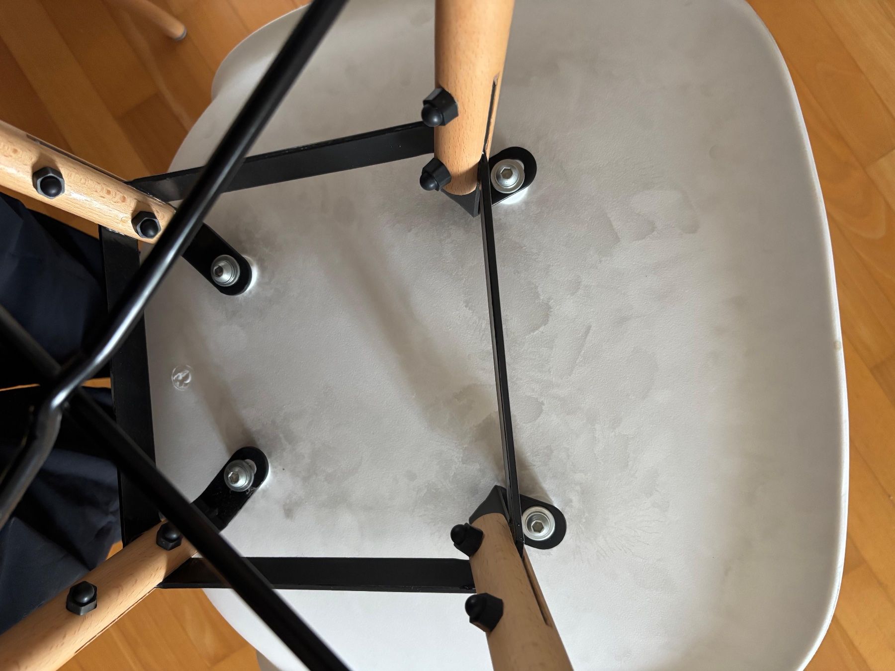 Chaises: 4 Stühle – D'occasion à Solothurn par skillsine 4
