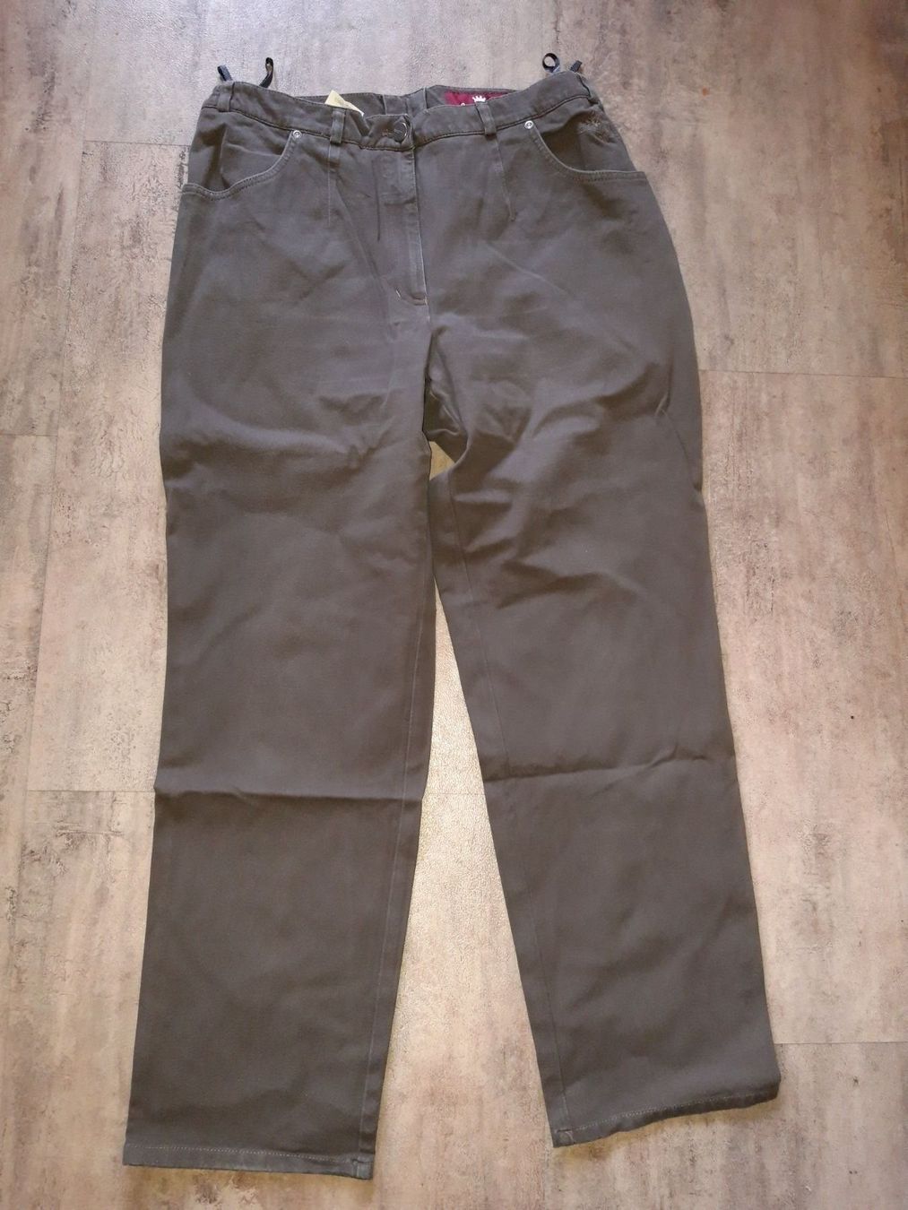 Pantaloni: Schöne Hose / Jeans, Grösse 22 – Usato da Escholzmatt venduto da Stern777