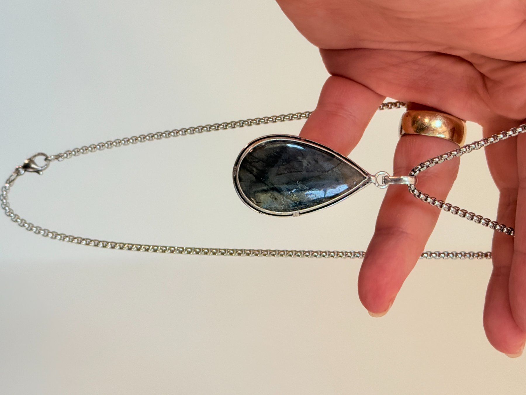 Ketten: Collier avec Labradorite – Neu und originalverpackt aus Genève von AWWA 9