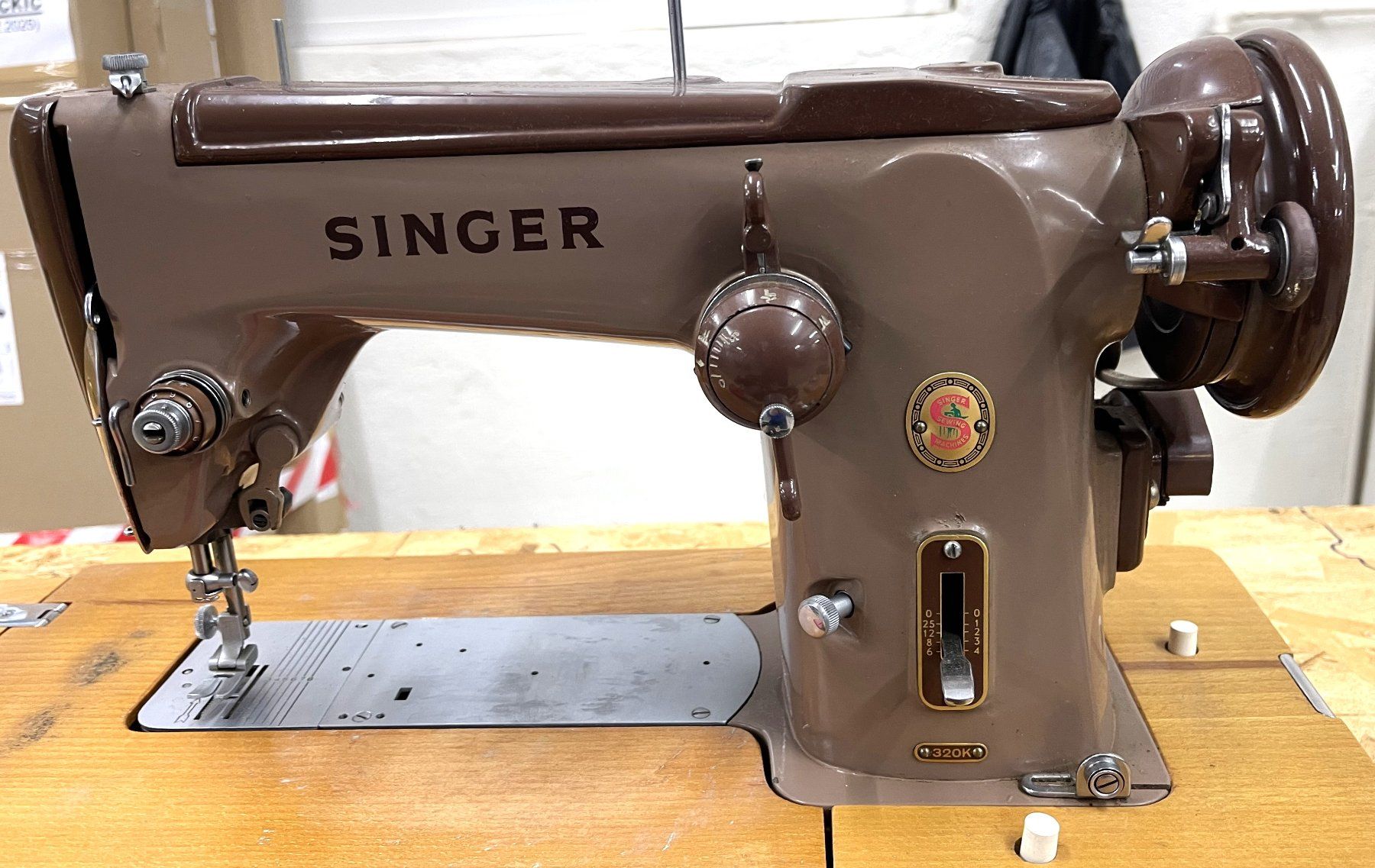Singer Nähmaschinen: Vintage Singer 320K Nähmaschine – Gebraucht aus Oftringen von vuc_frq6