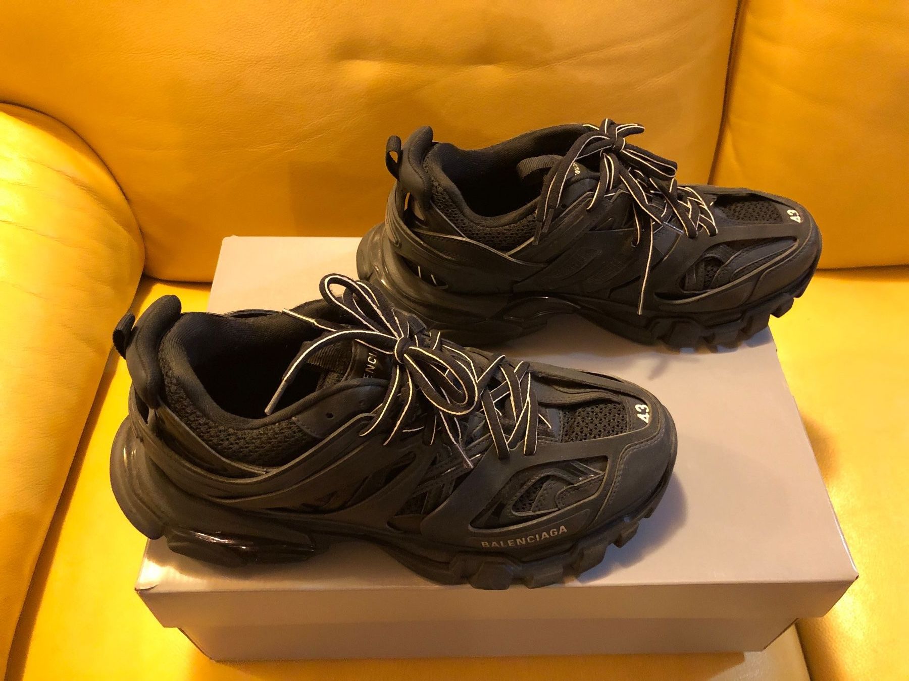 Balenciaga Scarpe da uomo: Balenciaga Track Noir – Nuovo (secondo la descrizione) da Réchy venduto da santiwwrld_514 3