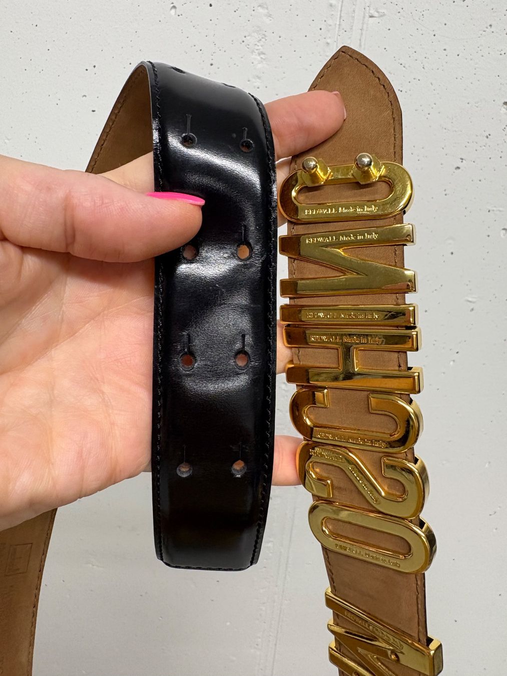 Moschino Cinture: Moschino Gürtel Schwarz Gold Gr. 75 – Nuovo (secondo la descrizione) da Regensdorf venduto da secondchancefashion 4