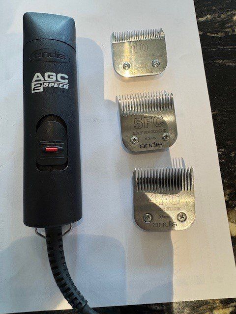 Prodotti per la cura & articoli per la pulizia: Top AGC 2 Speed Haartrimmer f Hunde / ideal für dickes Haar – Usato da Aathal-Seegräben venduto da Spi-Ro 2