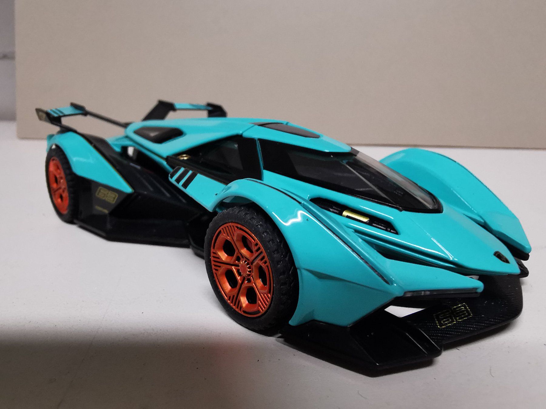 Rennbahnen: Rennbahn Scenerie Lamborghini V12 Vision 1/32 Pullback – Gebraucht aus Winterthur von Lonpos1 4