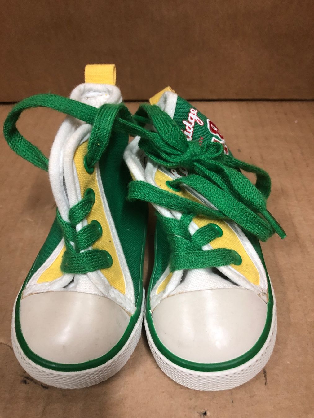 Scarpe per ragazzi: Kinderturnschuhe – Usato da Eschlikon TG venduto da RamonaSt
