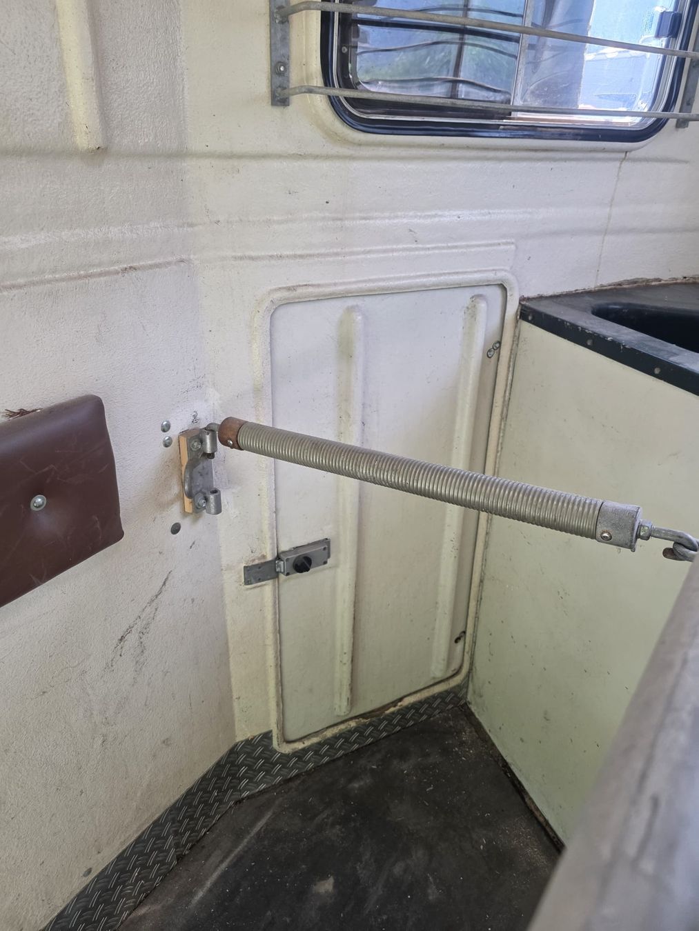 Huser Anhänger: Pferdetransportanhänger – Gebraucht aus Schiers von Rimuru 2