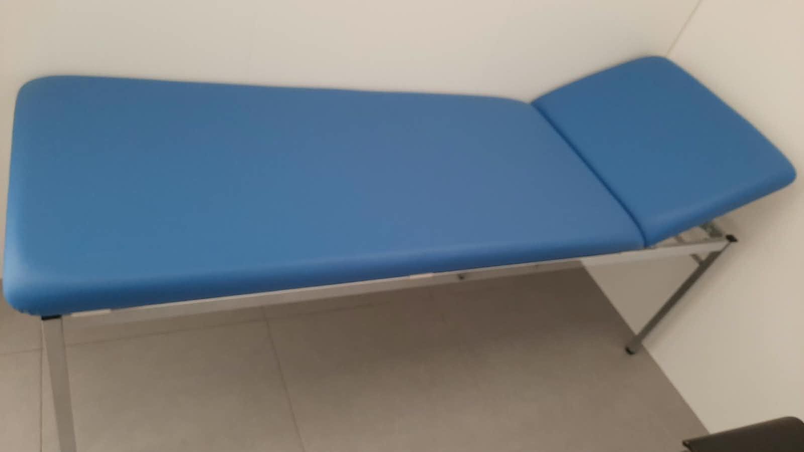 Attrezzature mediche: Festehende Untersuchungsliege – Usato da Kloten venduto da ogluz20