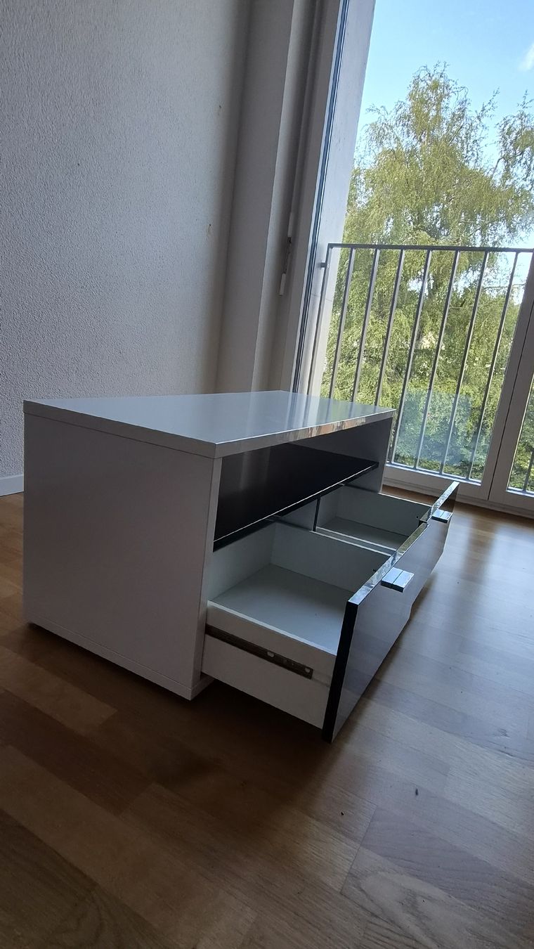 TV Möbel: TV Möbel – Gebraucht aus Winterthur von Lecrae 2