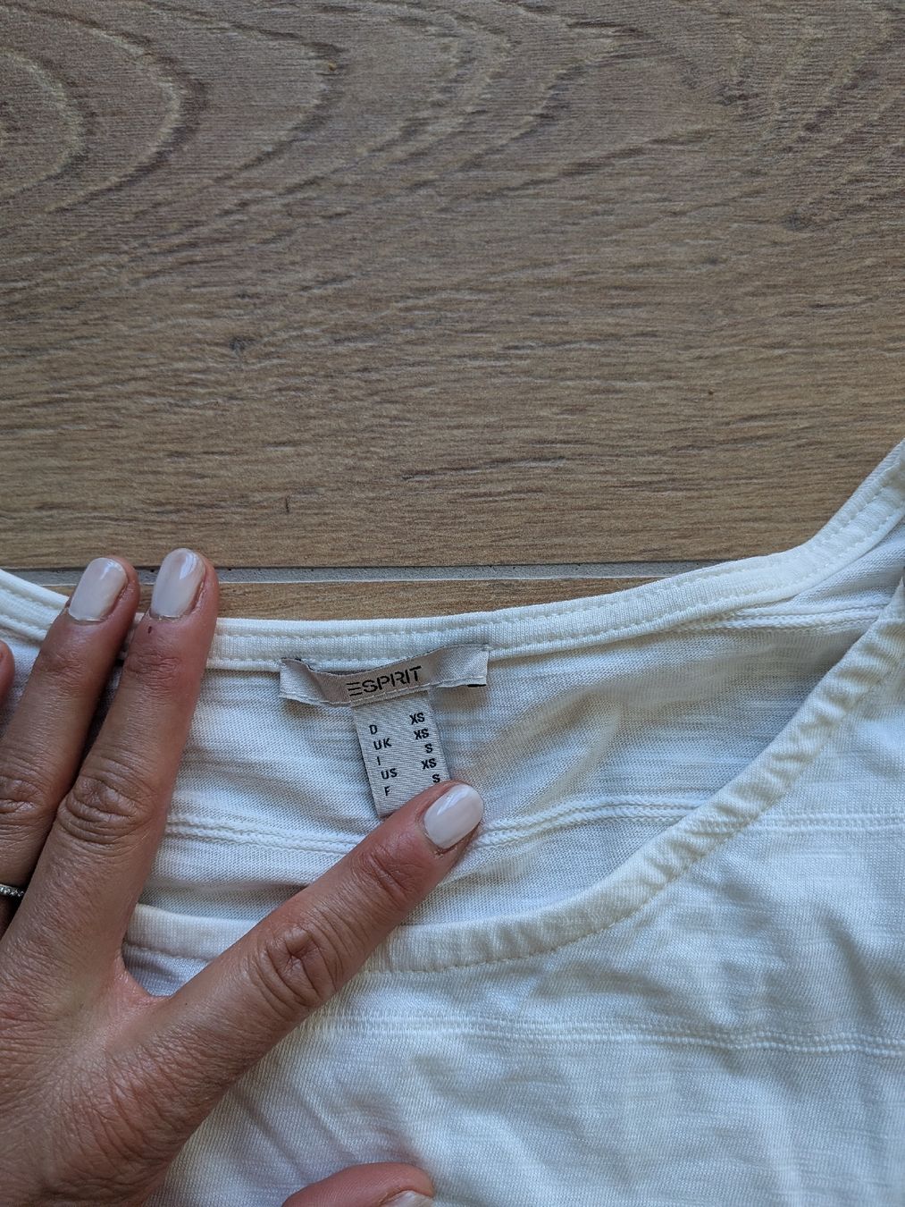 Esprit T-shirt: Esprit Shirt weiss, Grösse XS – Usato da Eschenbach SG venduto da SanFranciscoCalifornia 2