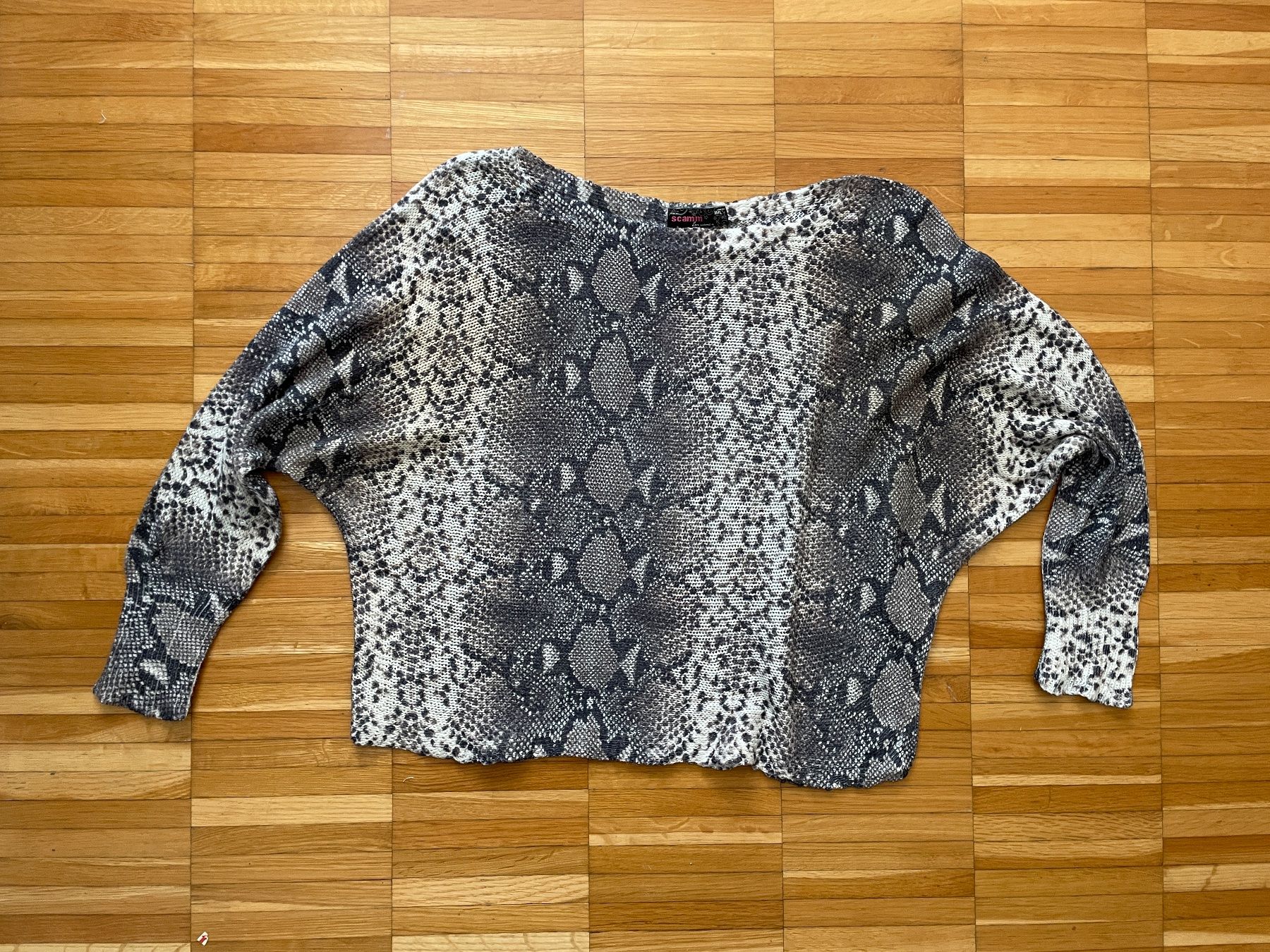 Maglioni & Felpe: lässiger, dünner Pullover Gr. M/L - schlangenoptik - Scamm – Usato da Neftenbach venduto da Justine76