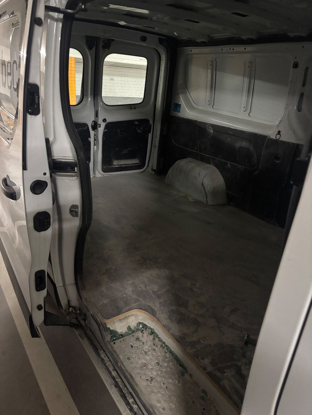 Renault Veicoli commerciali: RENAULT Trafic dCil20 L2H1 – Usato da Eschen venduto da kingkong010 5