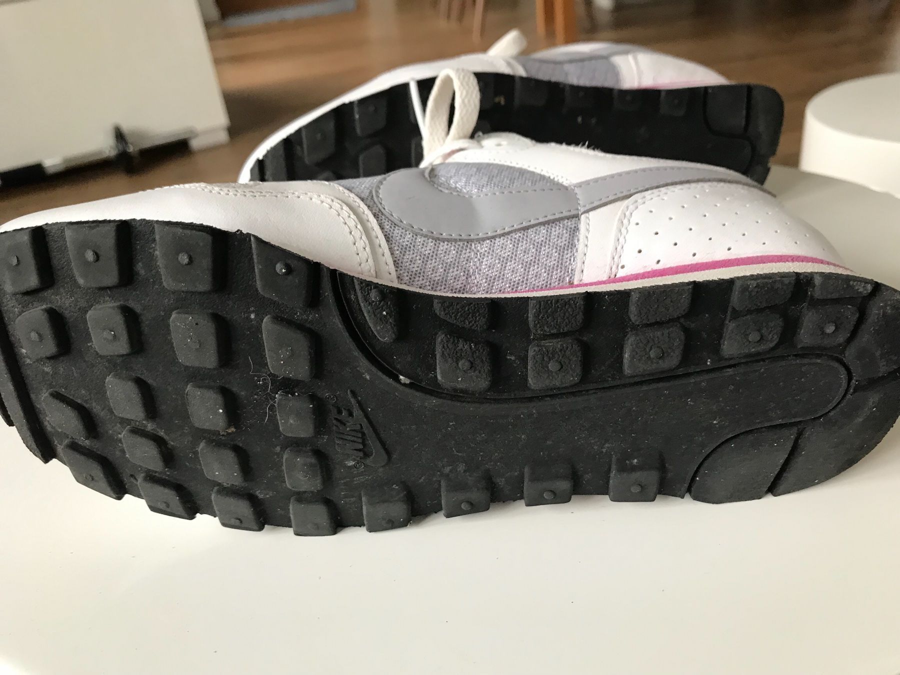 Nike Damenschuhe: Sneaker – Gebraucht aus Lotzwil von lan_qr2y 4