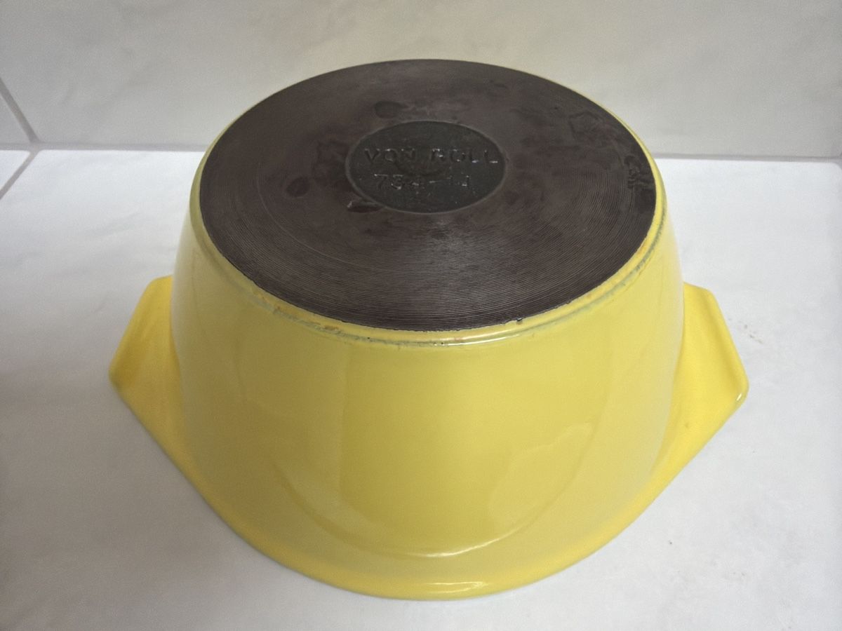 Von Roll Pfannen: Gusseisentopf, von Roll, Vintage. – Gebraucht aus Biberist von Momo33 2
