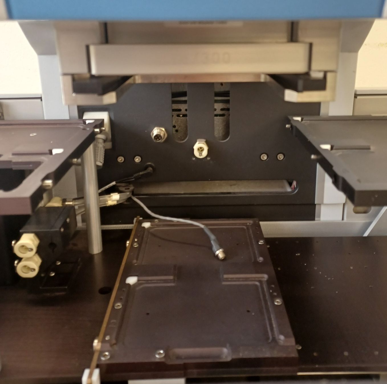 Laborzubehör: Thermo Versette 6 Position Stage 96/384 well pipetting robot – Gebraucht aus Niederdorf von LeptonAG_Labor 3