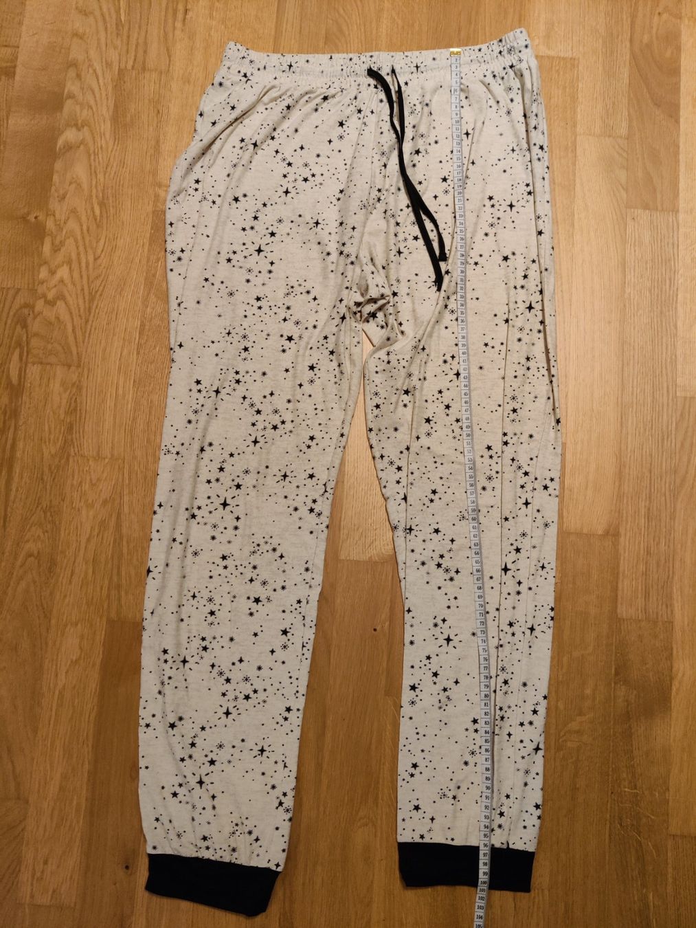 Negligees & Pigiami: Pyjama mit Sternenmuster - M – Usato da Schönenwerd venduto da sal_75dx 4