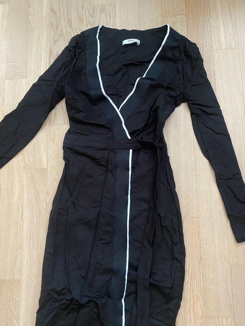 Mango Vestiti: Robe portefeuille Mango noire élégante taille S – Nuovo (secondo la descrizione) da Sion venduto da pur_m89d