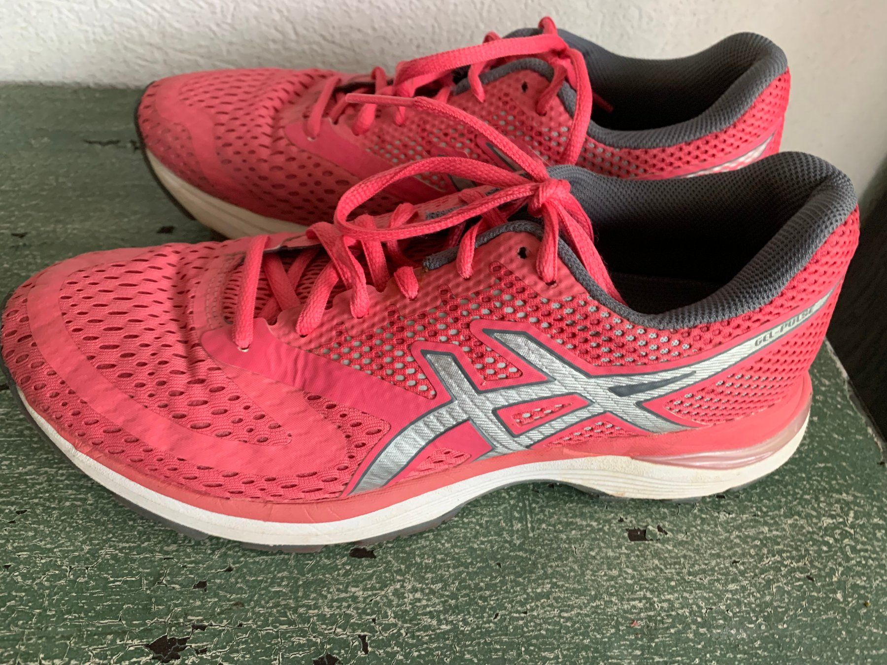 Asics Scarpe da donna: Asics Turnschuhe Gr. 40 – Usato da Kirchdorf AG venduto da coco123 1