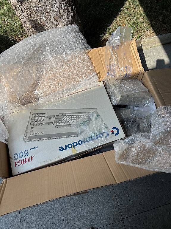 PCs: Commodore 64, Amiga 500 – D'occasion à Bern par Hopem 1