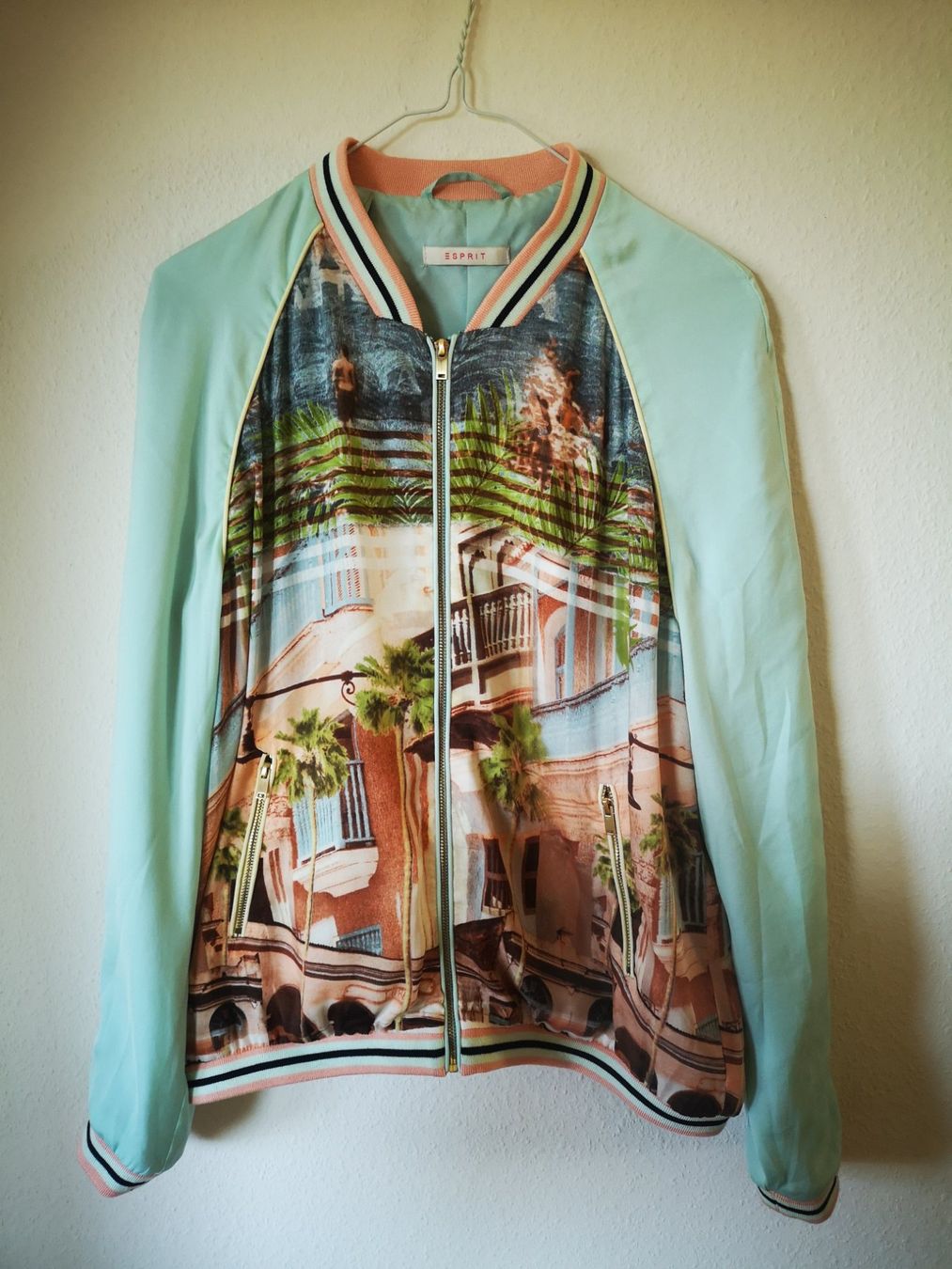 Esprit Giacche: Leichter ESPRIT Jacke Gr.L /40 – Usato da Oberengstringen venduto da dor_f5l6
