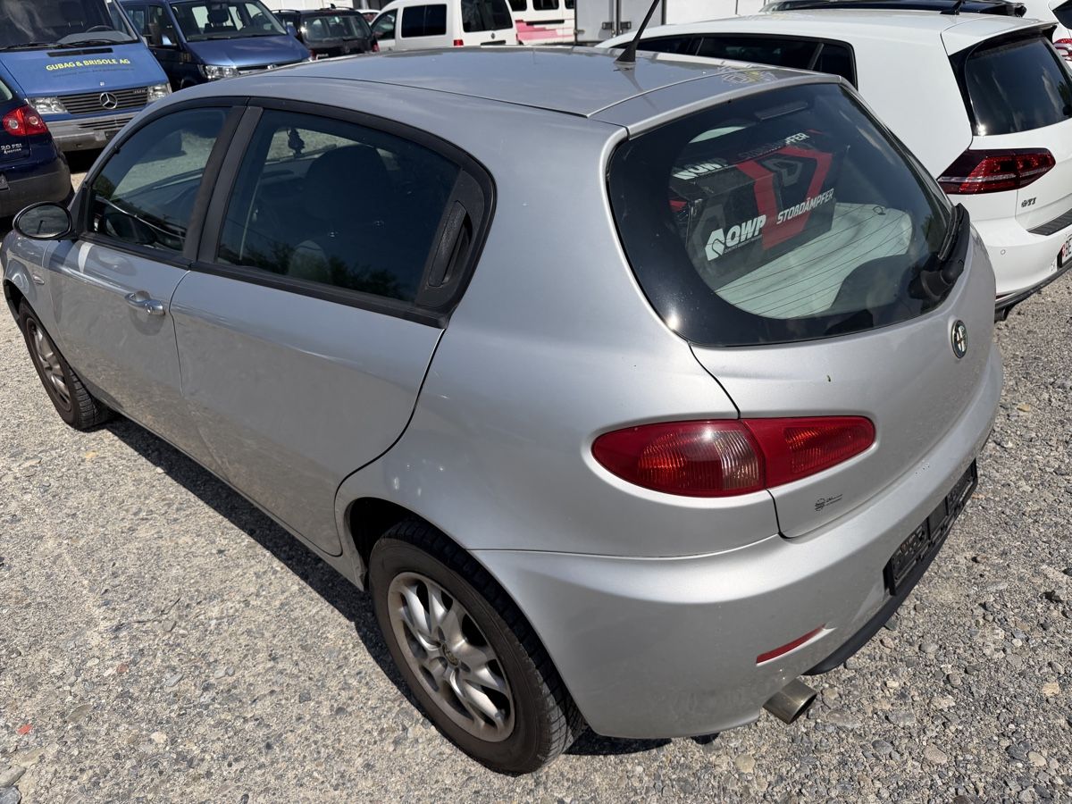 Alfa Romeo Autos: Alfa Romeo 147 1.6 – Gebraucht aus Oberönz von Xyz90 2
