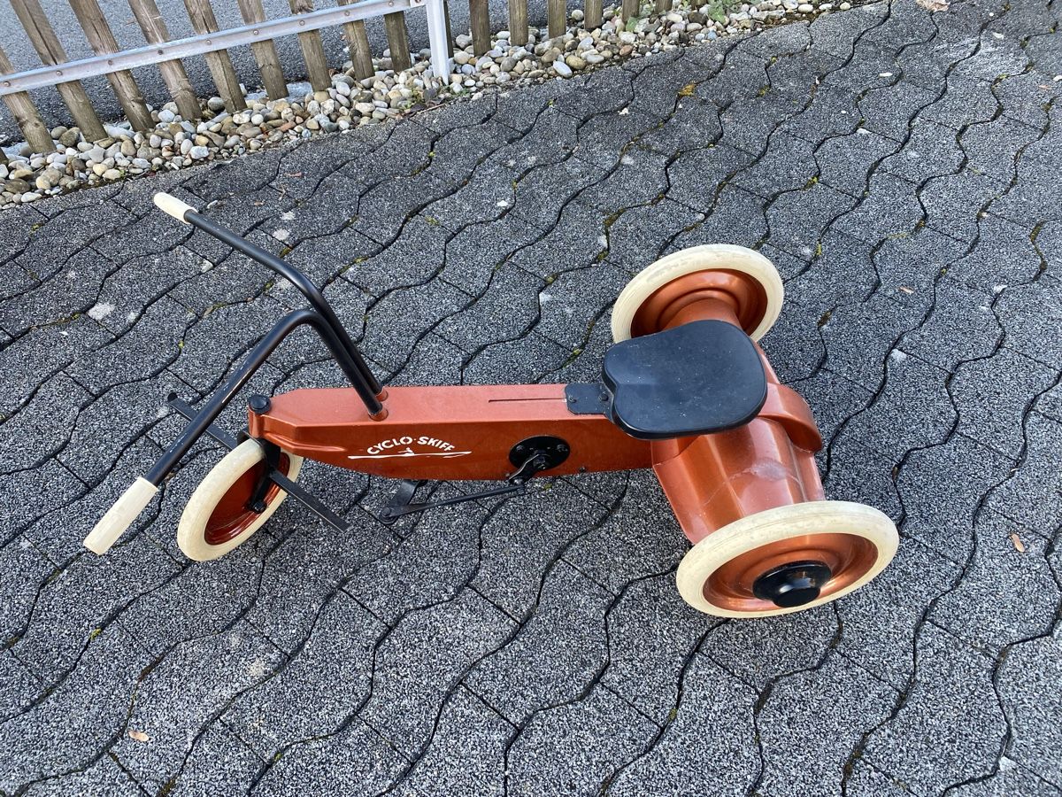 Veicoli per bambini: Cyclo Skiff Antikes Holländer-Dreirad – Usato da St. Margrethen SG venduto da Alfista_159