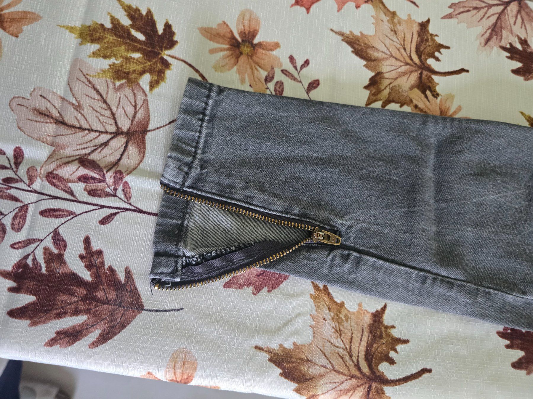 Pantalons: Jeanshose – Neuf avec emballage d'origine à Matten b. Interlaken par goldhase02 1