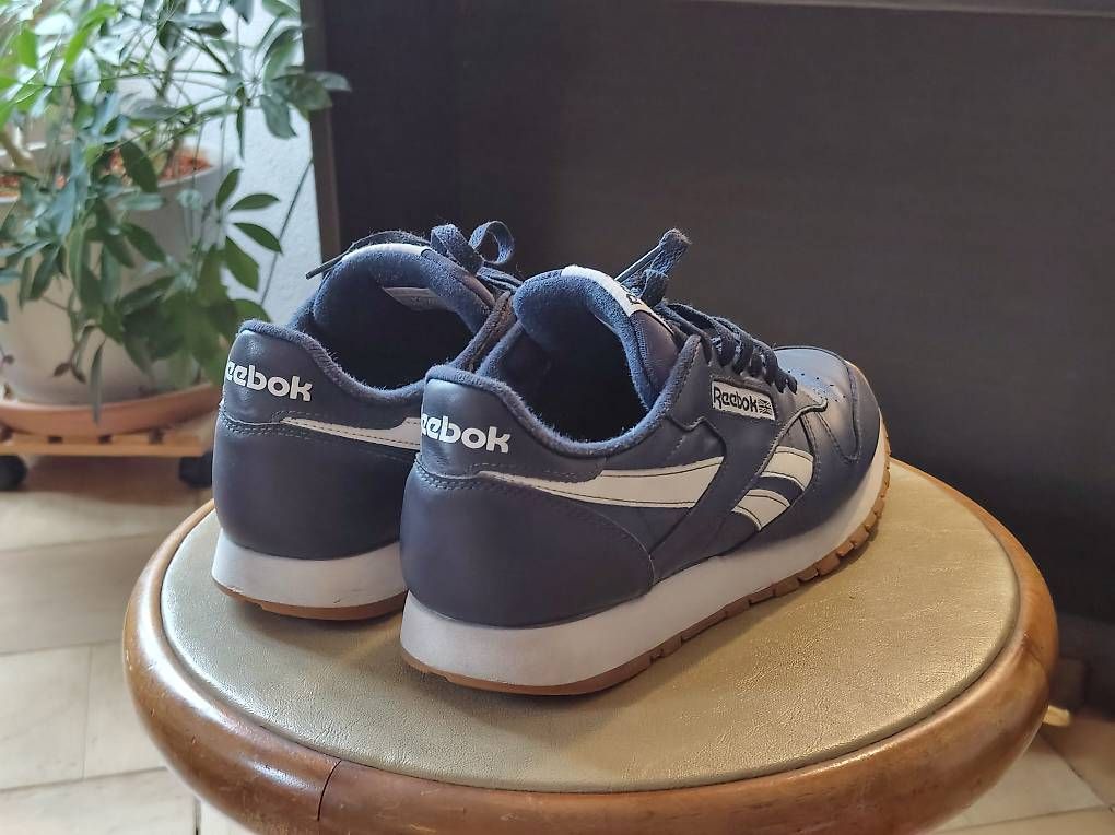 Scarpe da uomo: Reebook Classics dunkelblau 42.0 – Usato da Solothurn venduto da zsines 1
