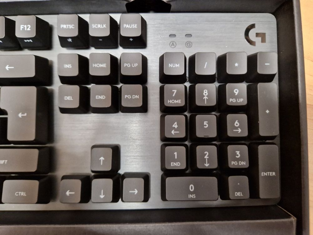 Logitech G413 mechanische Gaming-Tastatur, Taktile Romer-G Switches, Gebürstetes