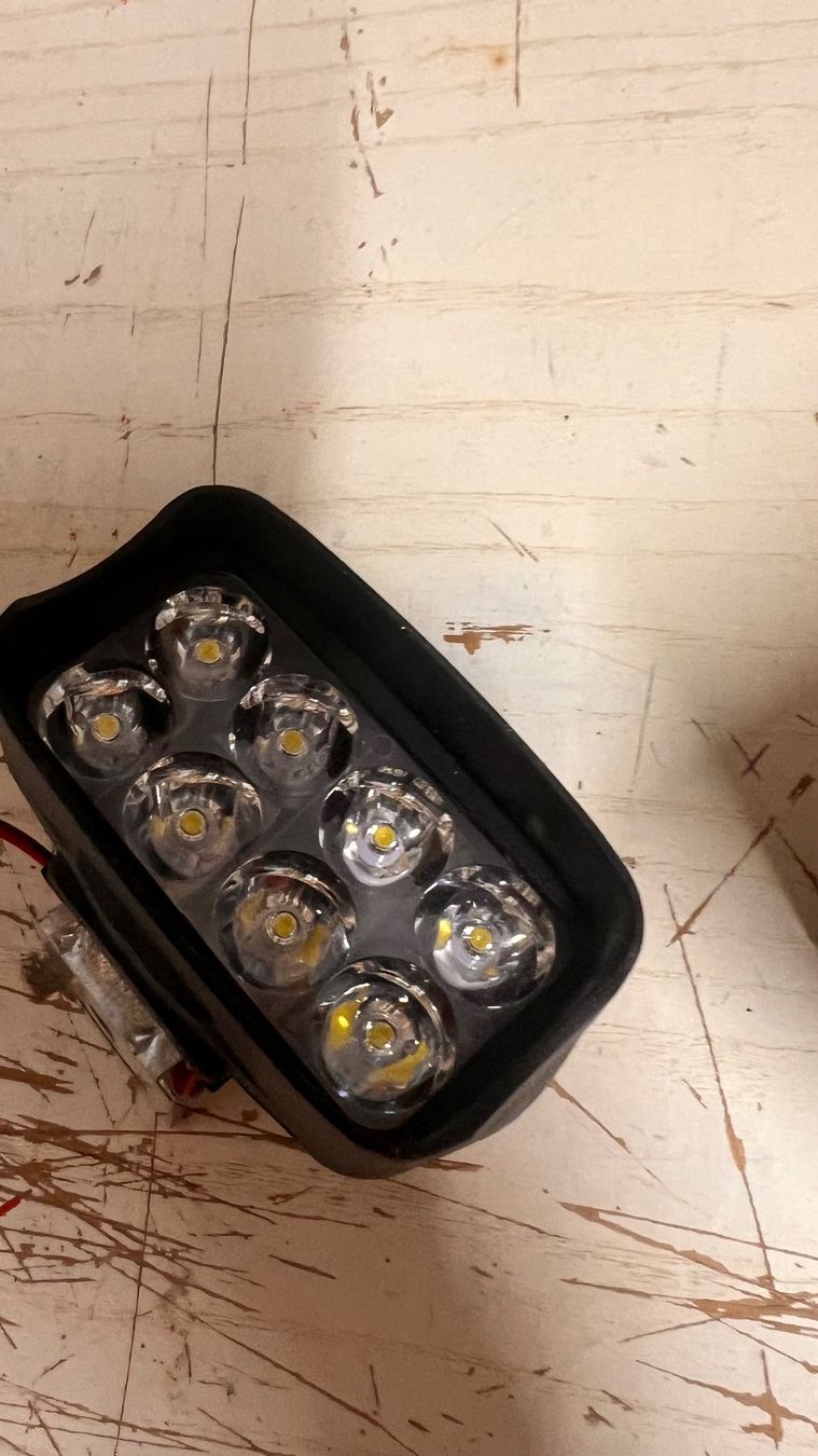 Lampen: LED Motorrad Scheinwerfer 80Lm/W neuwertig – Gebraucht aus Schmerikon von Kneisel 4