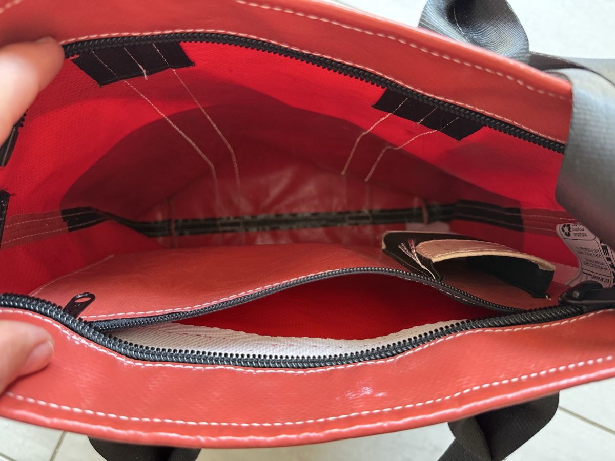 Freitag Borse: Freitag Tasche gebraucht schwarz/rot – Nuovo (secondo la descrizione) da Winterthur venduto da Masi2003 1