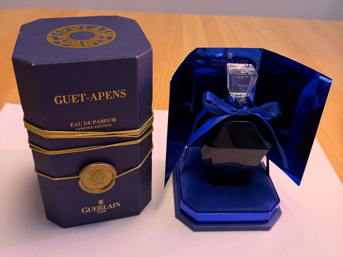 Guerlain Profumi & Eau de Toilette: Vintage Guerlain GUET-APENS Eau de Parfum 1999 – Nuovo e nell'imballaggio originale da Zürich venduto da Gemi