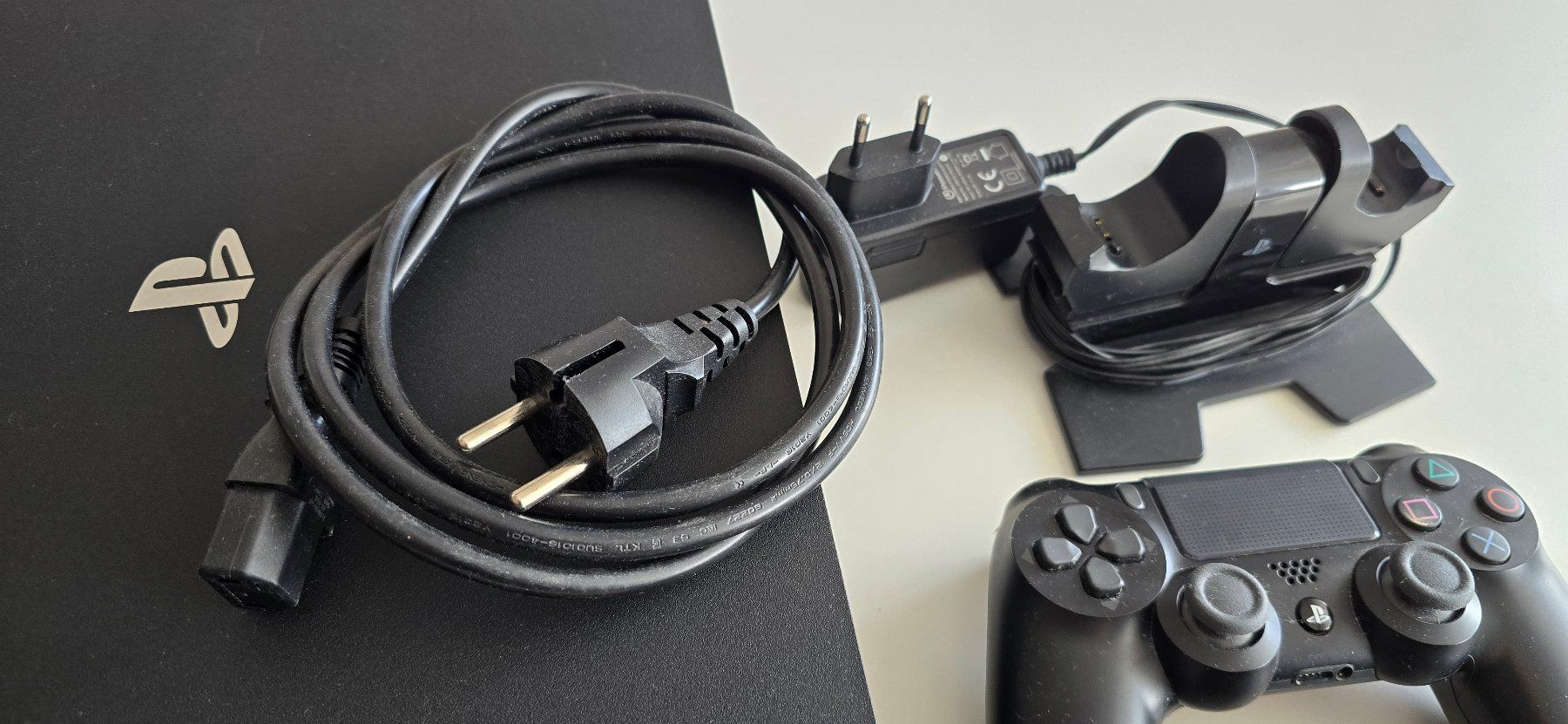 Sony Console: PlayStation 4 Pro - Konsole (1TB) – Usato da Neuhausen venduto da vdo 1