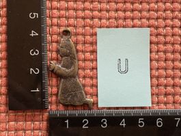 Modeschmuck Anhänger betende Frau