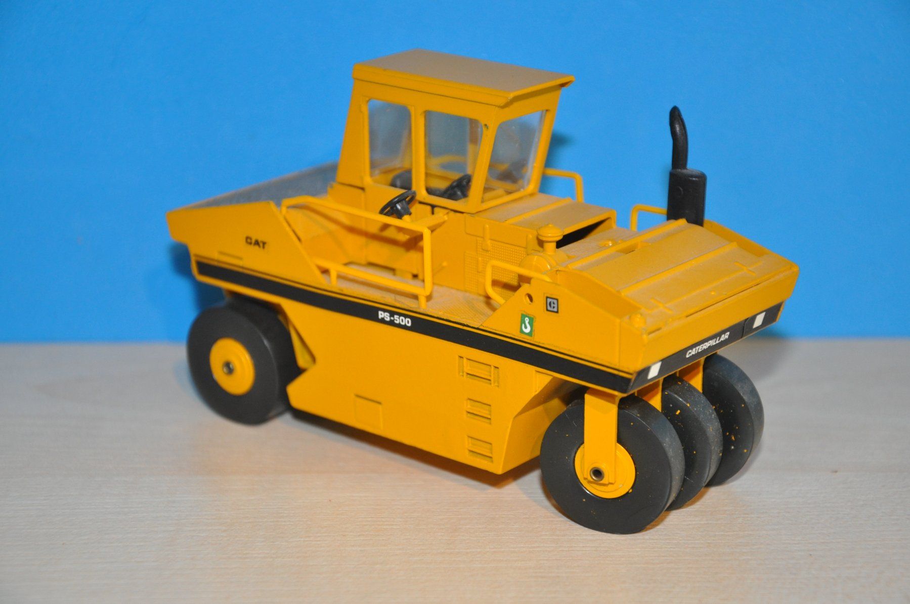 Conrad Modellbausätze & Standmodelle: CAT PS 500 Pneuwalze – Gebraucht aus Mitlödi von worker04 3