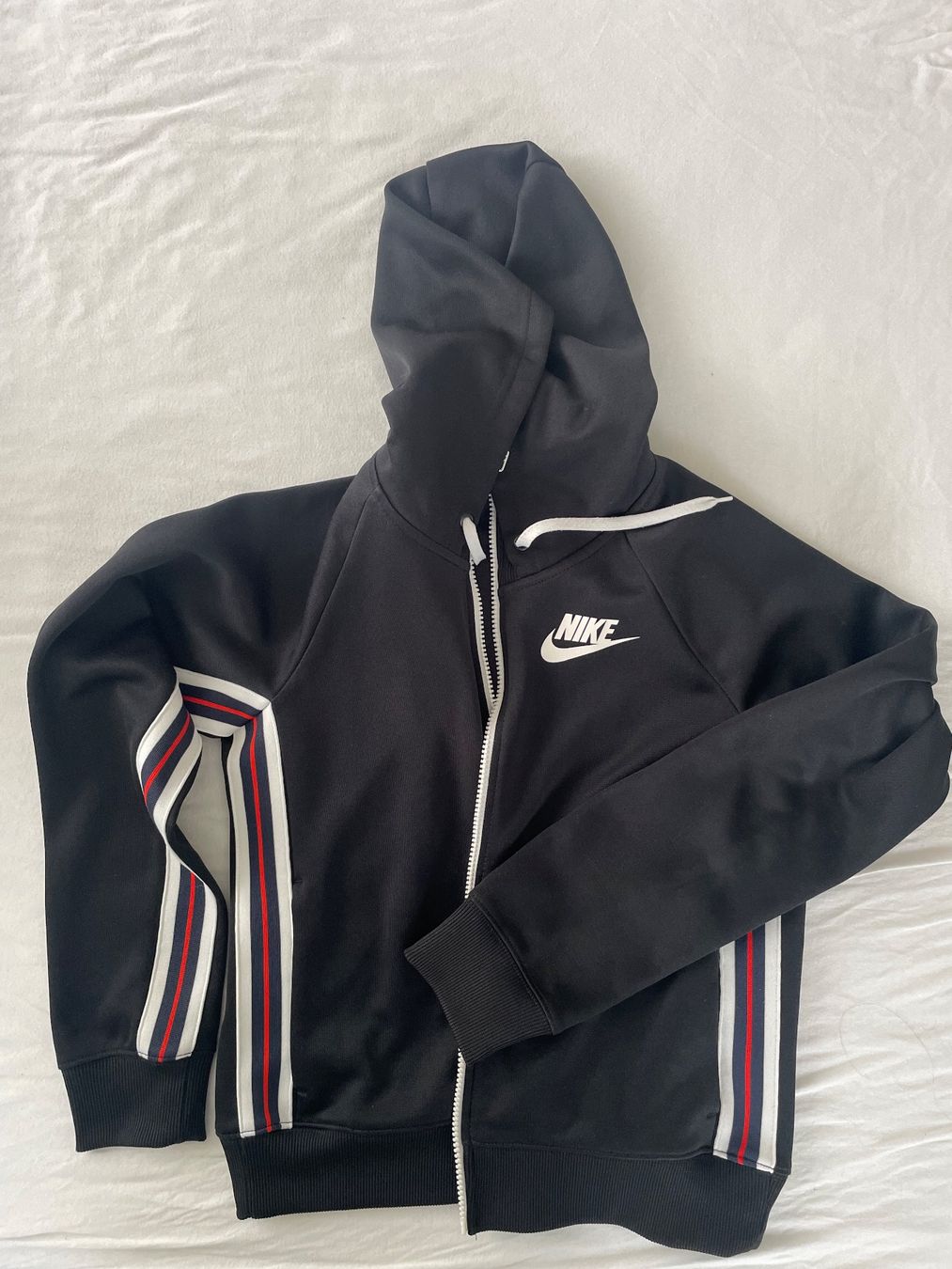 Nike Giacche: Trainerjacke von NIKE – Usato da Allschwil venduto da Naike06