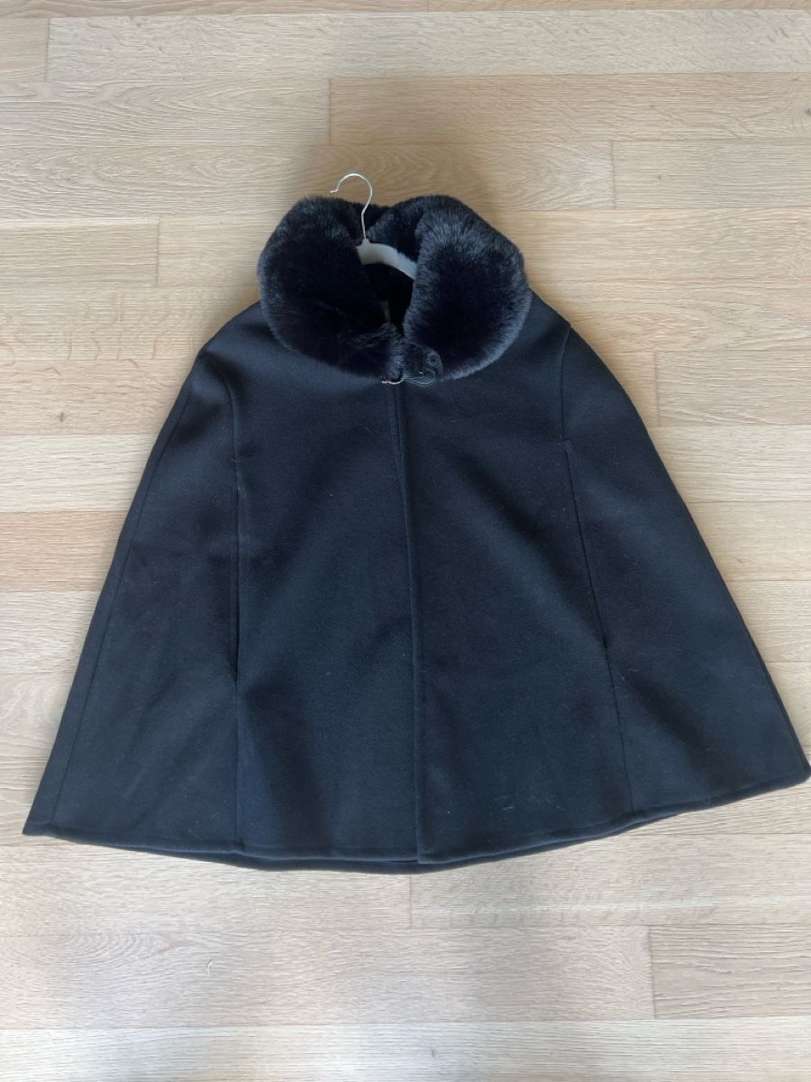 Altro in Moda donna: Schwarzer Wintercape mit Kunstfell - Eleganter Look! – Nuovo (secondo la descrizione) da Wallisellen venduto da Angeliqueemmanuelle