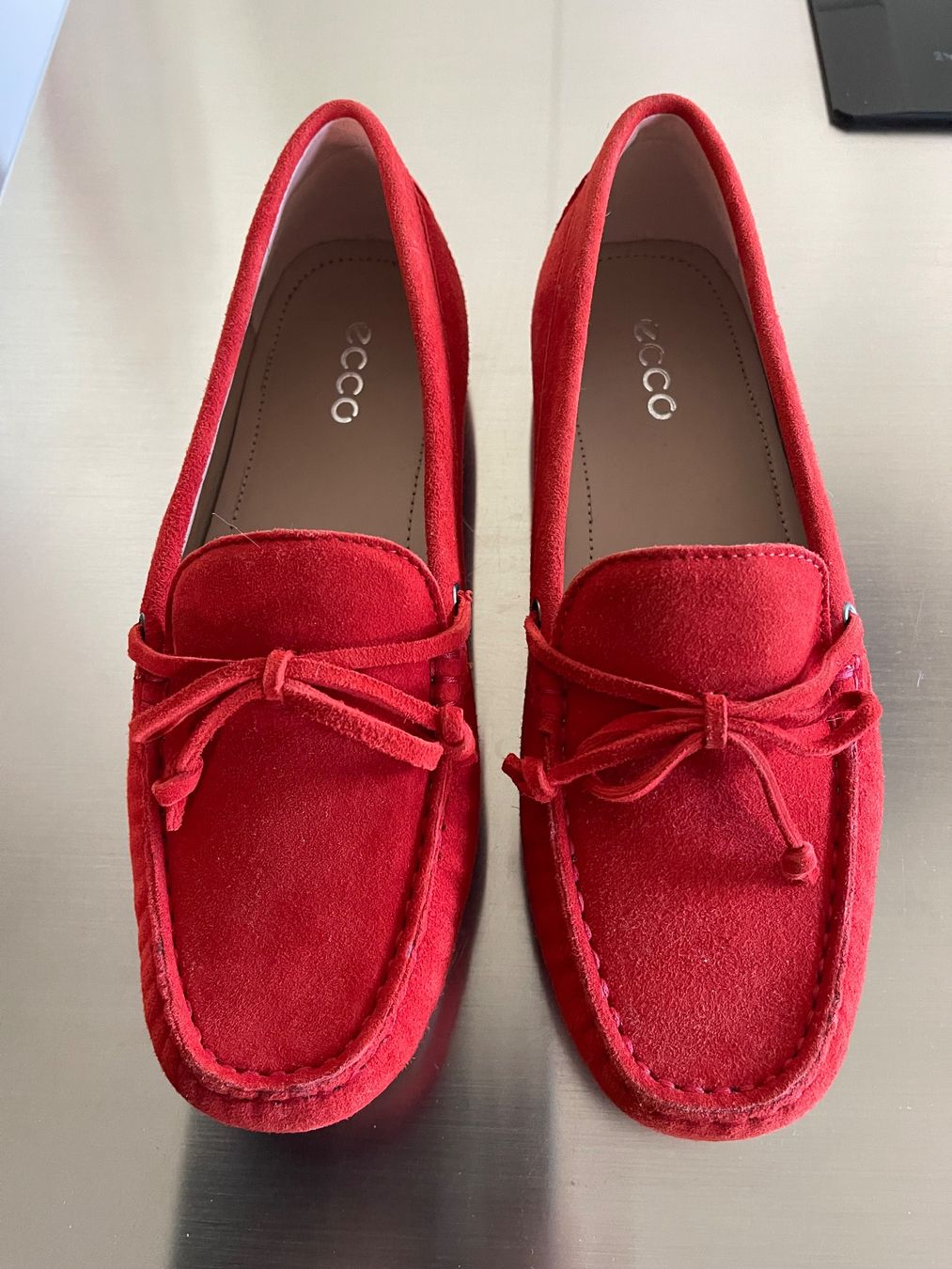 Damenschuhe: Ecco Mokassins rot Wildleder Grösse 38 – Neu (gemäss Beschreibung) aus Turbenthal von mmtuescher