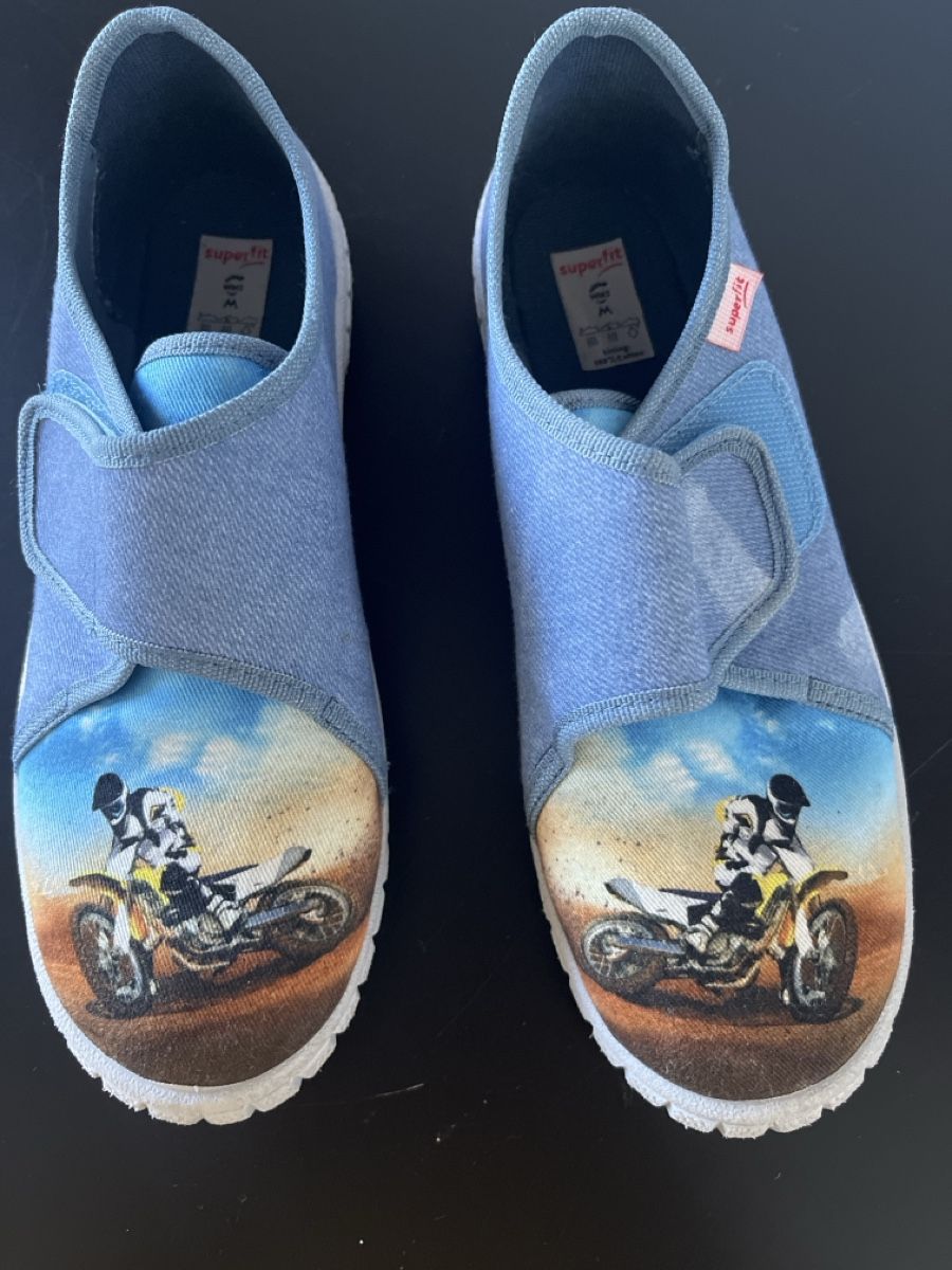 Superfit Scarpe per ragazzi: Hausschuhe Größe 34, superfit – Usato da St. Gallen venduto da chrismotov