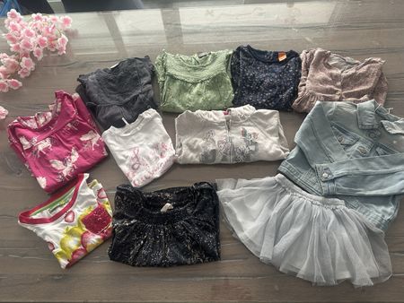 Kleiderpaket Girls Grösse 98  🎀🌸🩶